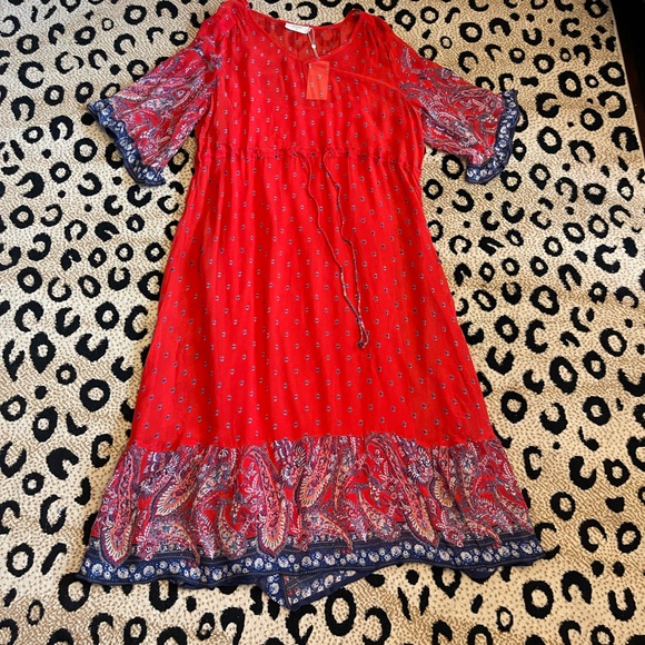 Beautiful Red Dress - Picture 10 of 16